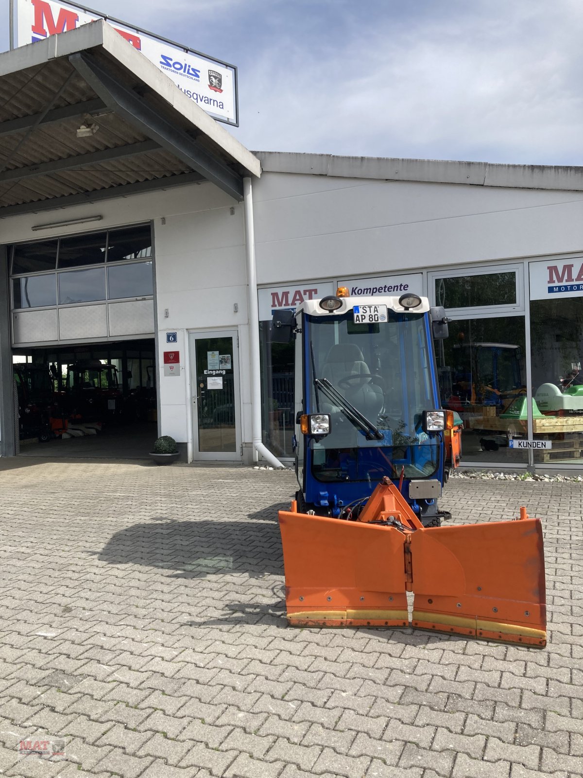 Geräteträger des Typs Vitra 2037 Economy, Gebrauchtmaschine in Waldkraiburg (Bild 1)