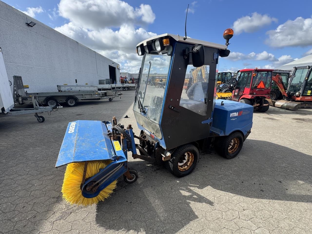 Geräteträger des Typs Vitra 2037, Gebrauchtmaschine in Hadsten (Bild 1)