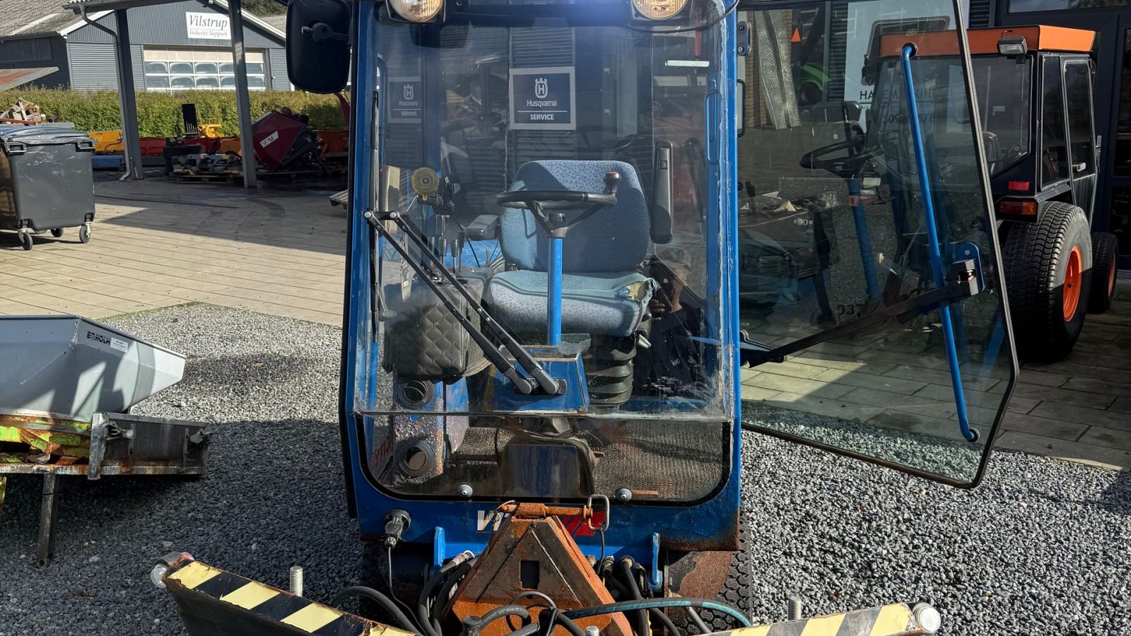 Geräteträger des Typs Vitra 2037, Gebrauchtmaschine in Brørup (Bild 2)