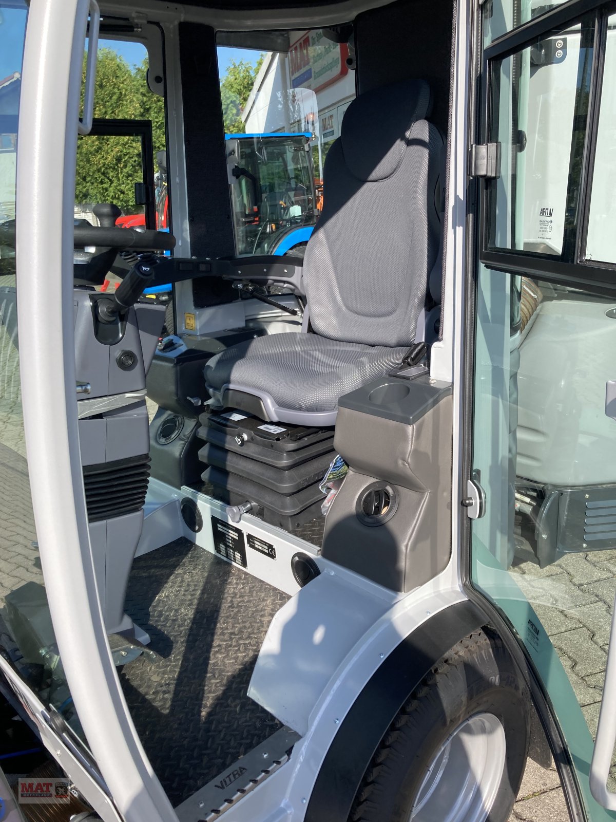 Geräteträger del tipo Vitra C 3.75, Neumaschine en Waldkraiburg (Imagen 3)