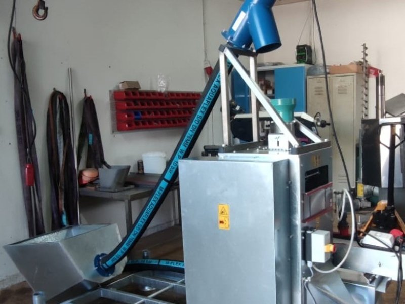 Getreidereinigung des Typs oil press GmbH & Co. KG Schälmaschine Pelle, Neumaschine in Reut (Bild 1)