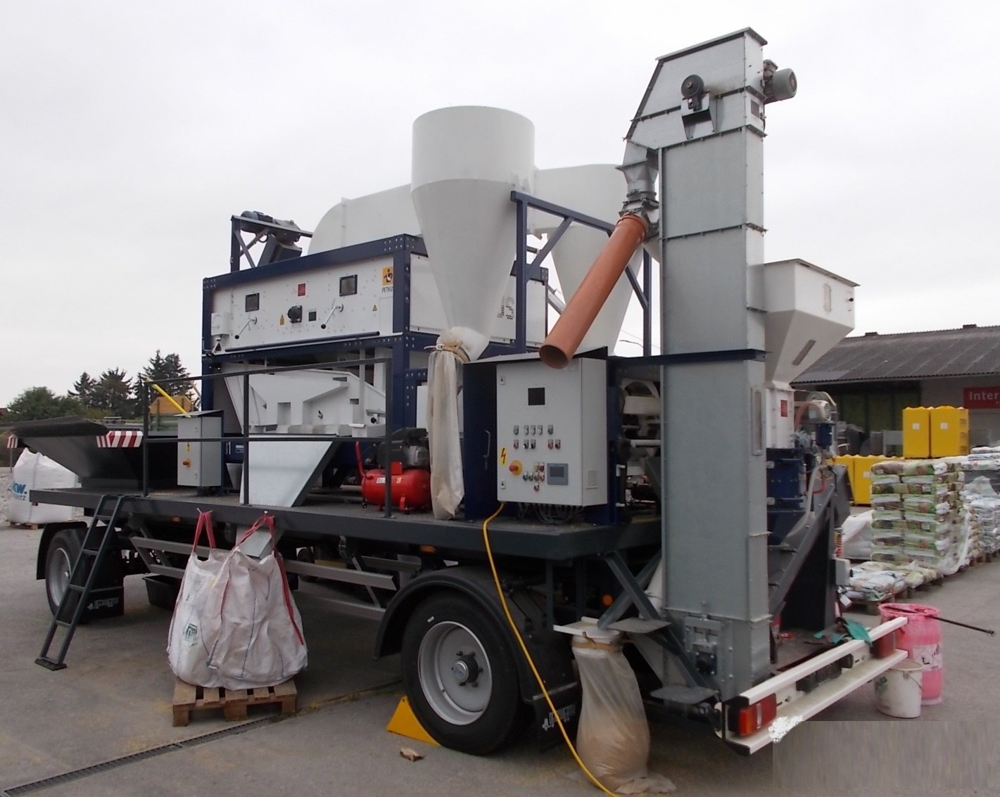 Getreidereinigung des Typs Petkus Saatgutreiniger Typ K531 und K541, Neumaschine in Niederfellabrunn (Bild 8)