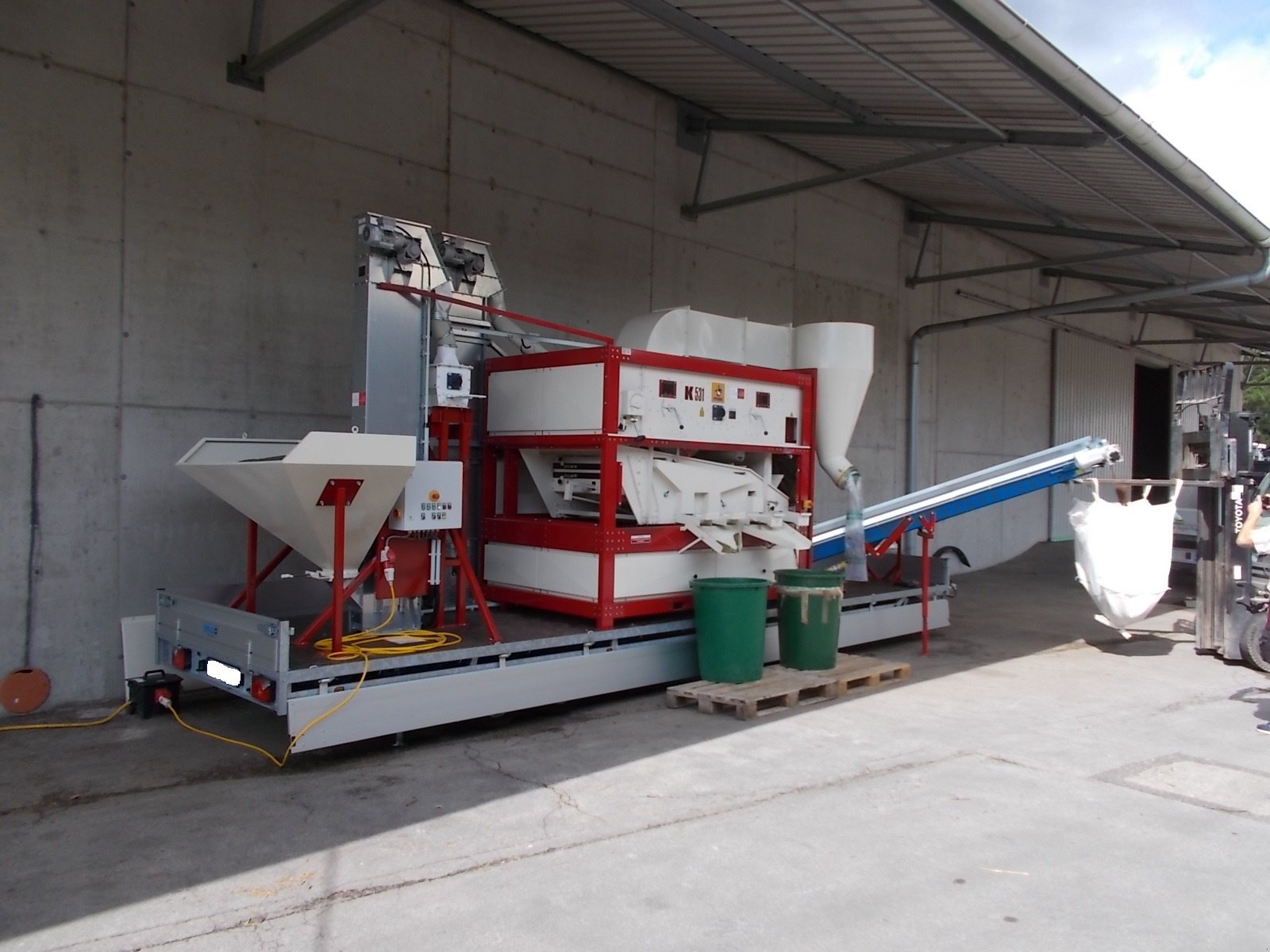 Getreidereinigung des Typs Petkus Saatgutreiniger Typ K531 und K541, Neumaschine in Niederfellabrunn (Bild 10)