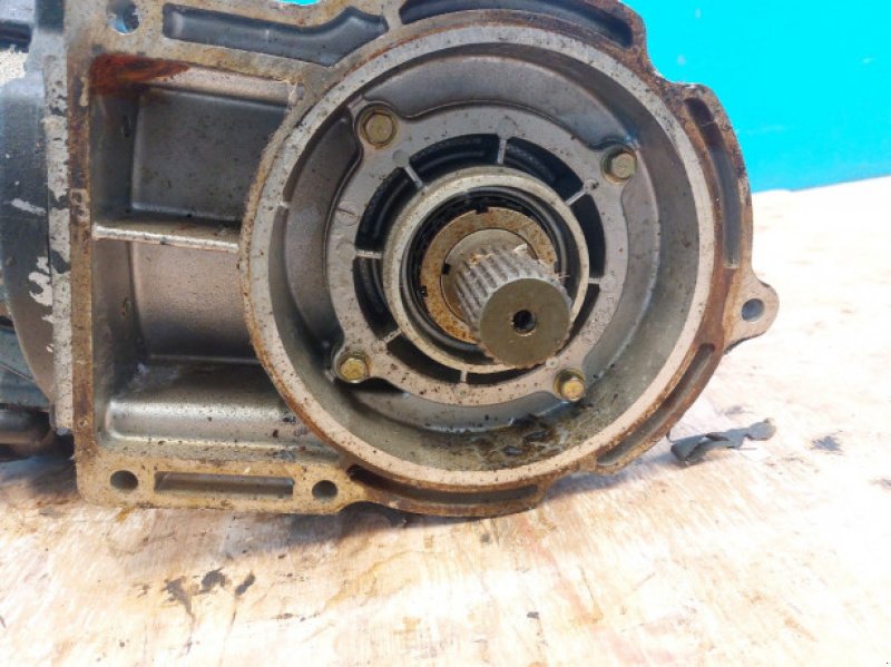 Getriebe & Getriebeteile des Typs Case IH 7010, Gebrauchtmaschine in Hemmet (Bild 3)