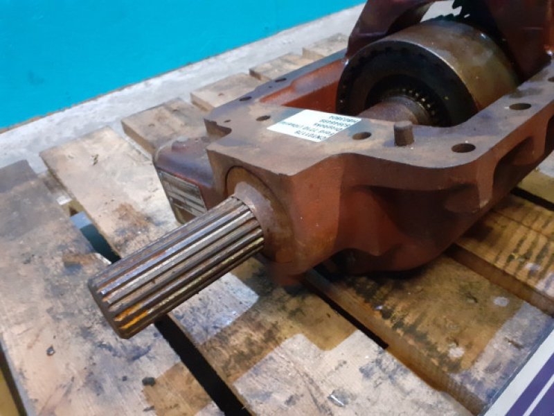 Getriebe & Getriebeteile des Typs Ford 7710, Gebrauchtmaschine in Hemmet (Bild 2)