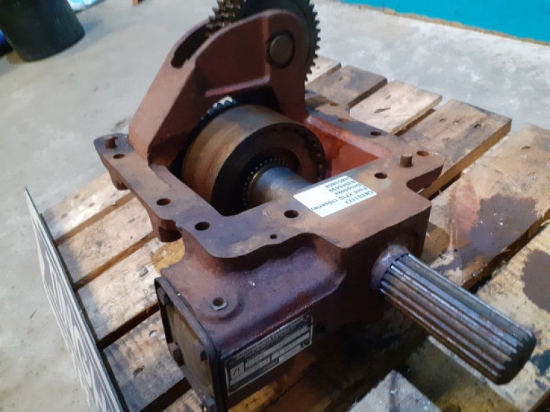 Getriebe & Getriebeteile des Typs Ford 7710, Gebrauchtmaschine in Hemmet (Bild 3)