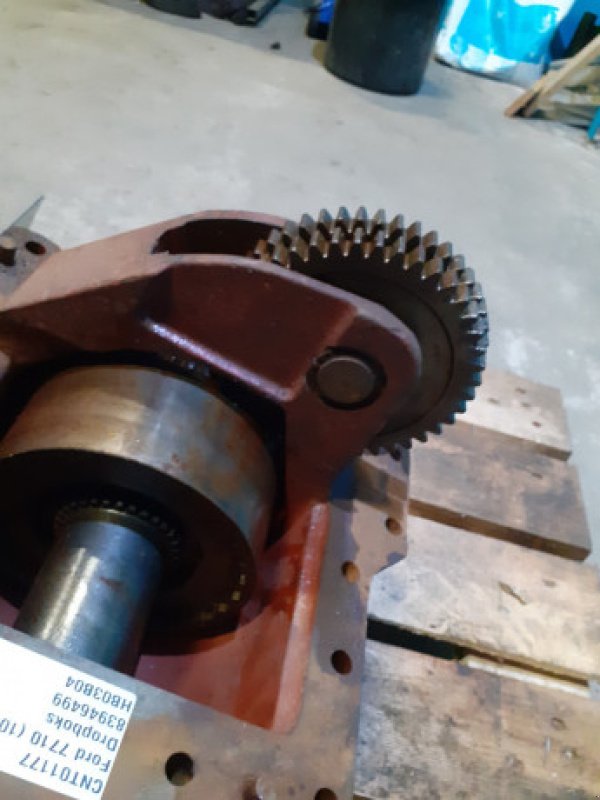 Getriebe & Getriebeteile des Typs Ford 7710, Gebrauchtmaschine in Hemmet (Bild 4)