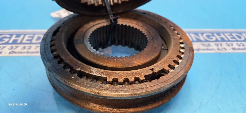 Getriebe & Getriebeteile za tip Ford 8210, Gebrauchtmaschine u Hemmet (Slika 4)