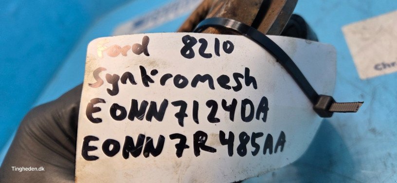 Getriebe & Getriebeteile za tip Ford 8210, Gebrauchtmaschine u Hemmet (Slika 12)