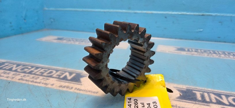 Getriebe & Getriebeteile des Typs Ford 8260, Gebrauchtmaschine in Hemmet (Bild 9)