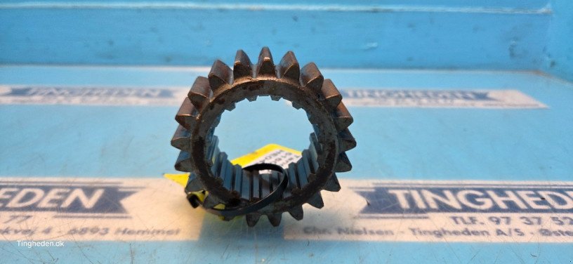 Getriebe & Getriebeteile des Typs Ford 8260, Gebrauchtmaschine in Hemmet (Bild 5)