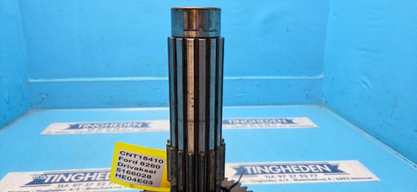 Getriebe & Getriebeteile des Typs Ford 8260, Gebrauchtmaschine in Hemmet (Bild 4)