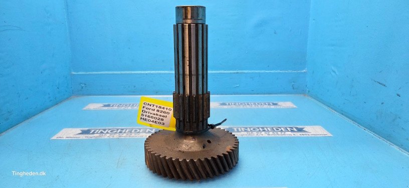 Getriebe & Getriebeteile des Typs Ford 8260, Gebrauchtmaschine in Hemmet (Bild 2)