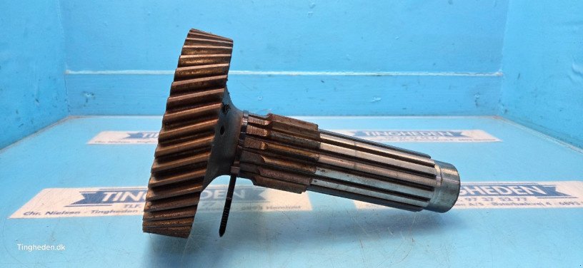 Getriebe & Getriebeteile des Typs Ford 8260, Gebrauchtmaschine in Hemmet (Bild 5)