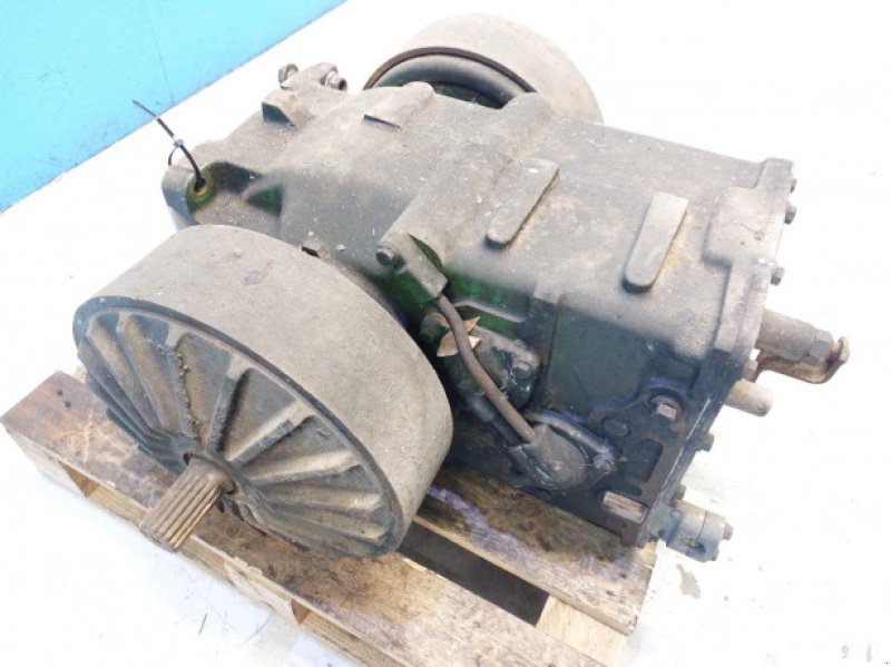 Getriebe & Getriebeteile des Typs John Deere 2254, Gebrauchtmaschine in Hemmet (Bild 4)