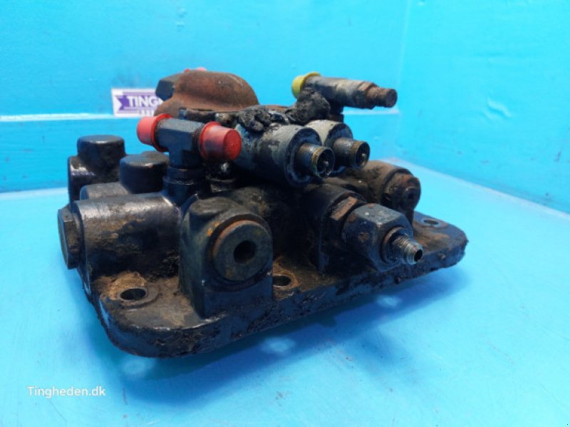 Getriebe & Getriebeteile des Typs Massey Ferguson 6465, Gebrauchtmaschine in Hemmet (Bild 2)