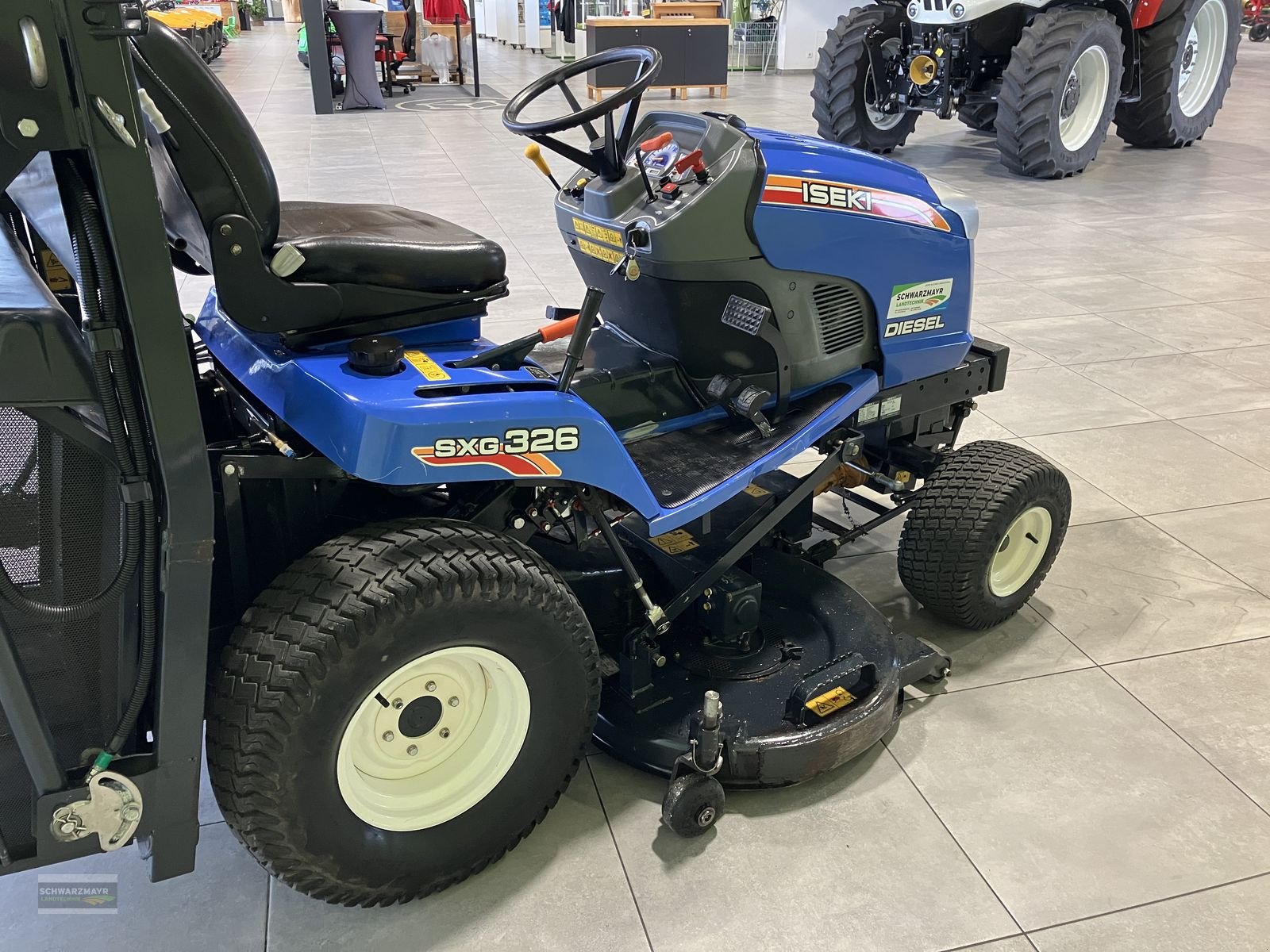 Gras- & Laubsammelcontainer des Typs Iseki SXG 326, Gebrauchtmaschine in Gampern (Bild 8)