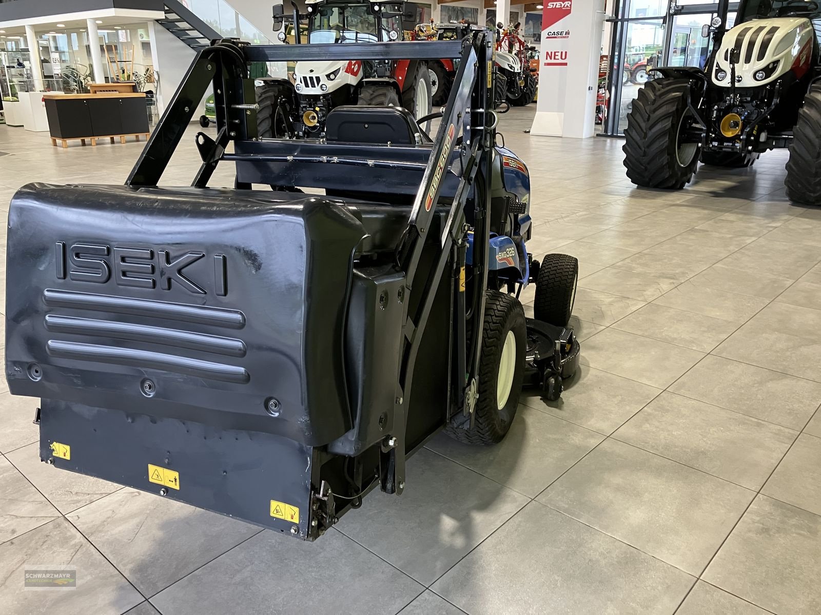 Gras- & Laubsammelcontainer des Typs Iseki SXG 326, Gebrauchtmaschine in Gampern (Bild 9)