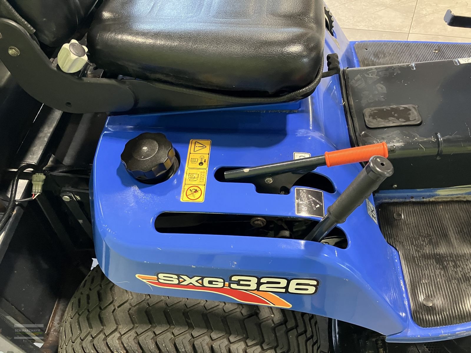 Gras- & Laubsammelcontainer des Typs Iseki SXG 326, Gebrauchtmaschine in Gampern (Bild 17)