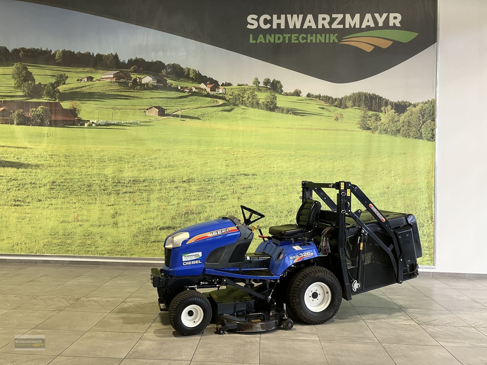 Gras- & Laubsammelcontainer des Typs Iseki SXG 326, Gebrauchtmaschine in Gampern (Bild 1)