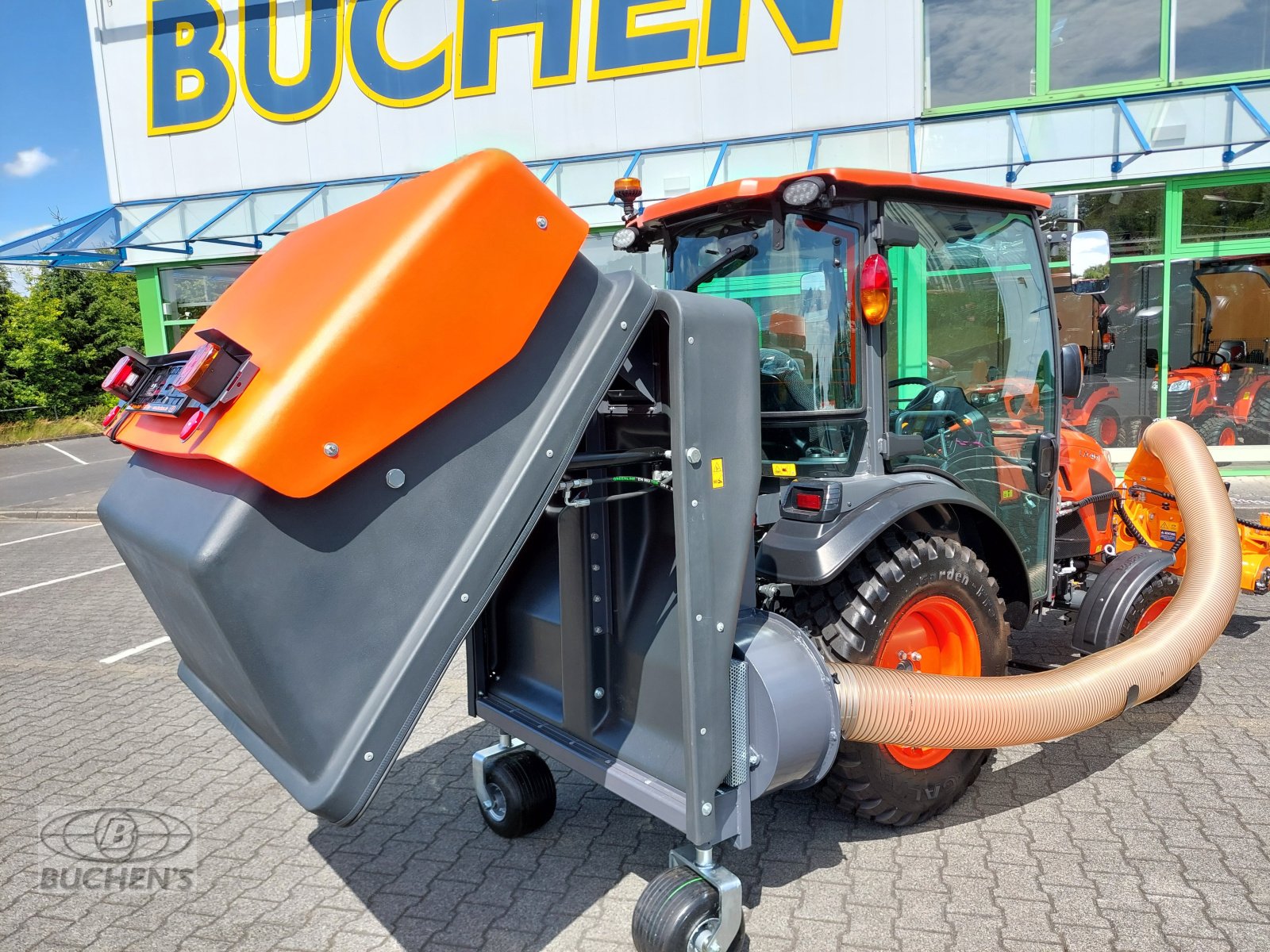 Gras- & Laubsammelcontainer of the type Kubota CLS850, Neumaschine in Olpe (Picture 1)