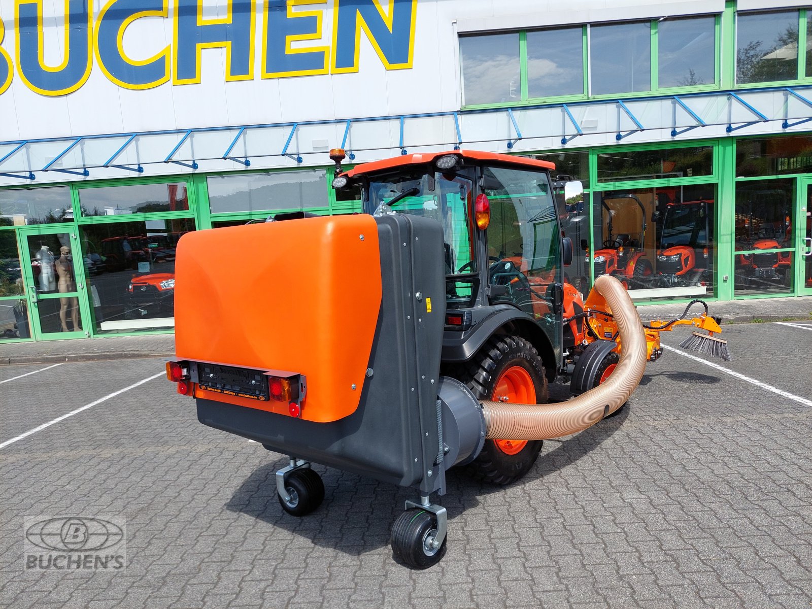 Gras- & Laubsammelcontainer of the type Kubota CLS850, Neumaschine in Olpe (Picture 3)