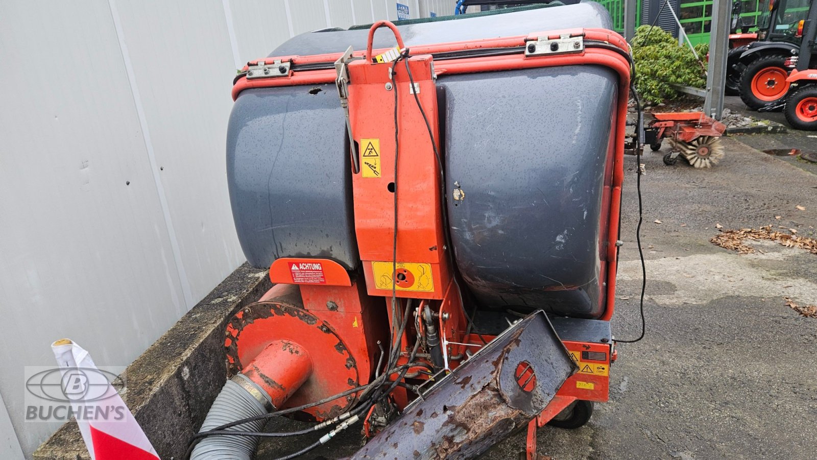 Gras- & Laubsammelcontainer des Typs Kubota GAH 1300, Gebrauchtmaschine in Olpe (Bild 2)