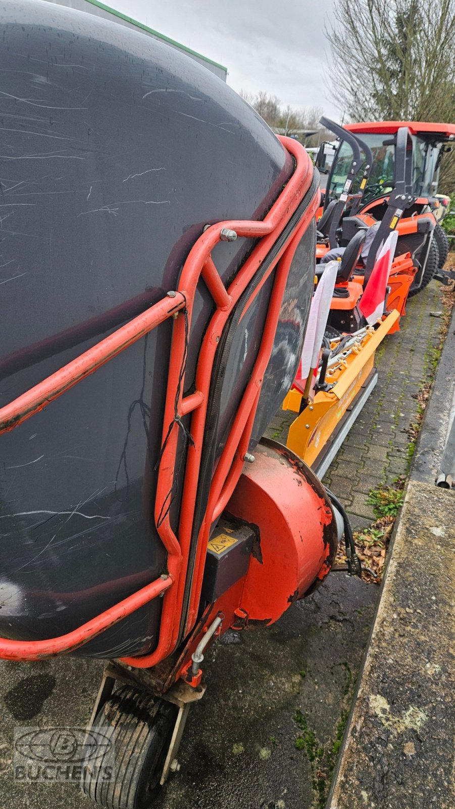 Gras- & Laubsammelcontainer des Typs Kubota GAH 1300, Gebrauchtmaschine in Olpe (Bild 4)