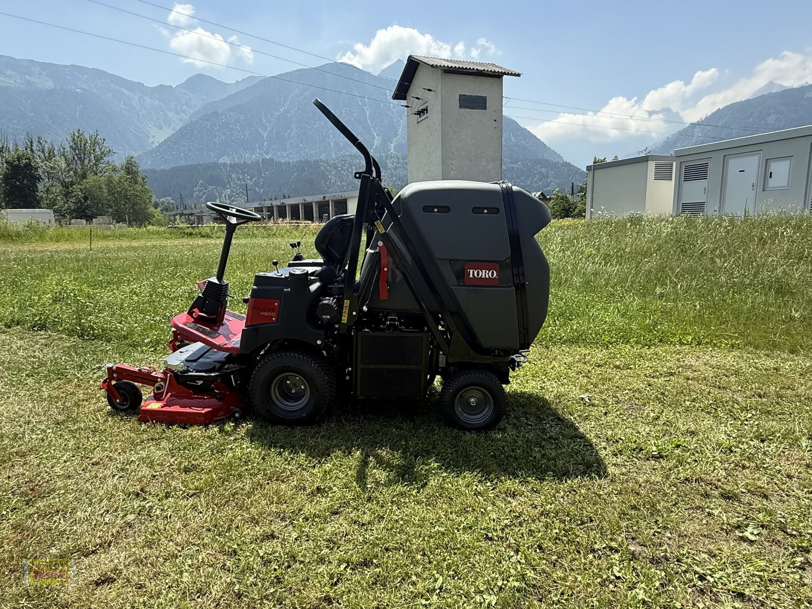 Gras- & Laubsammelcontainer of the type Toro ProLine H600 mit Hochentleerung, Vorführmaschine in Kötschach (Picture 4)