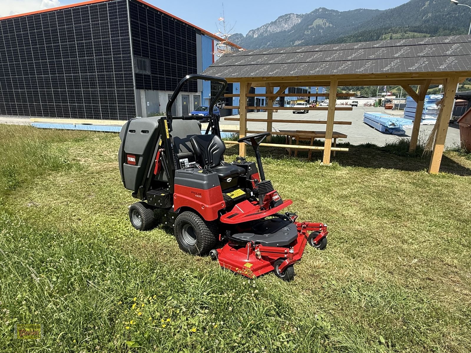 Gras- & Laubsammelcontainer of the type Toro ProLine H600 mit Hochentleerung, Vorführmaschine in Kötschach (Picture 1)