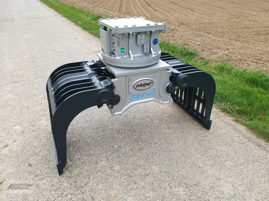 Greifer des Typs Daemo DMR 600, Neumaschine in Deutsch - Goritz (Bild 1)
