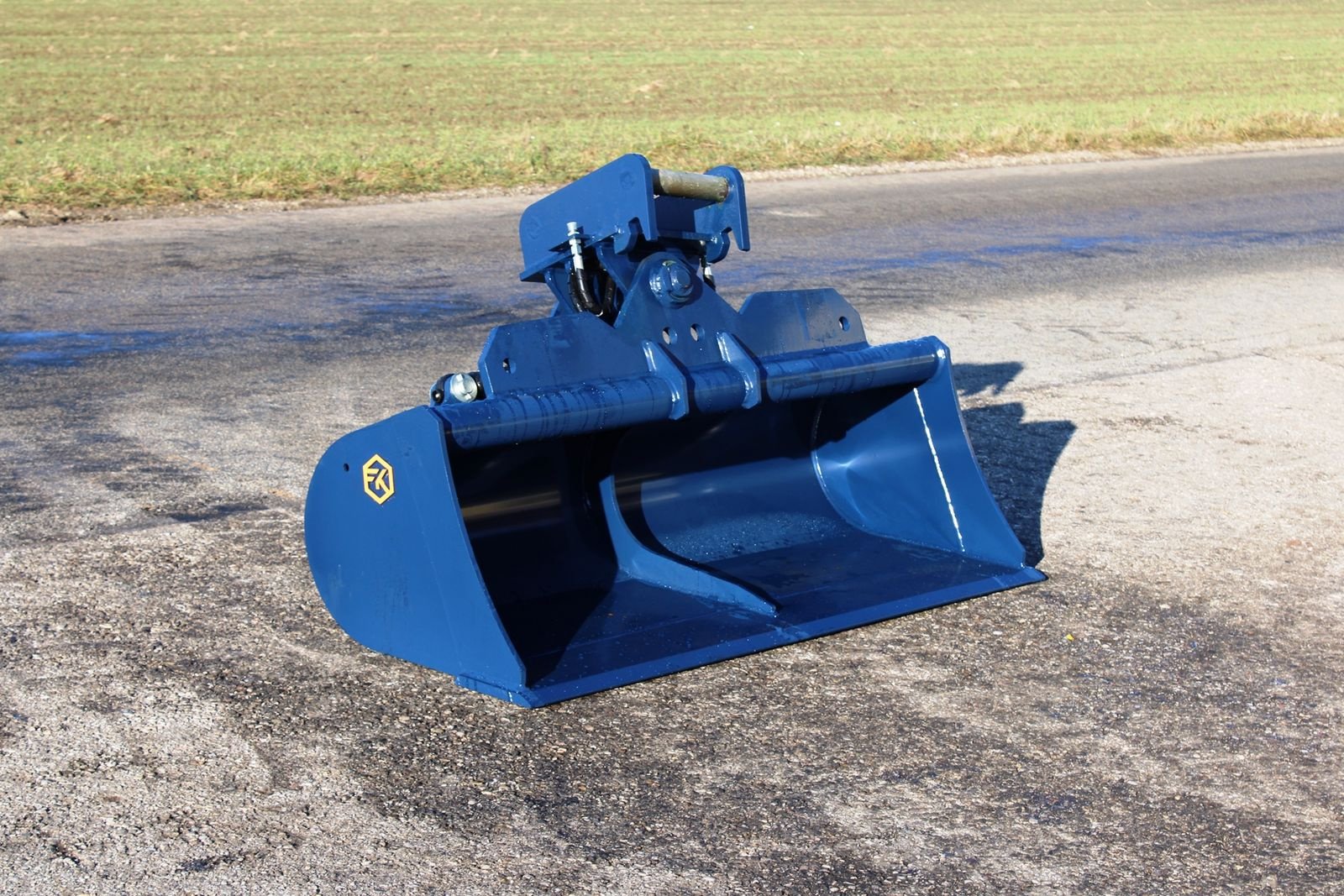 Greifer des Typs FK Machinery Böschungslöffel hydraulisch 7,5 - 10t, Neumaschine in Neukirchen am Walde  (Bild 1)