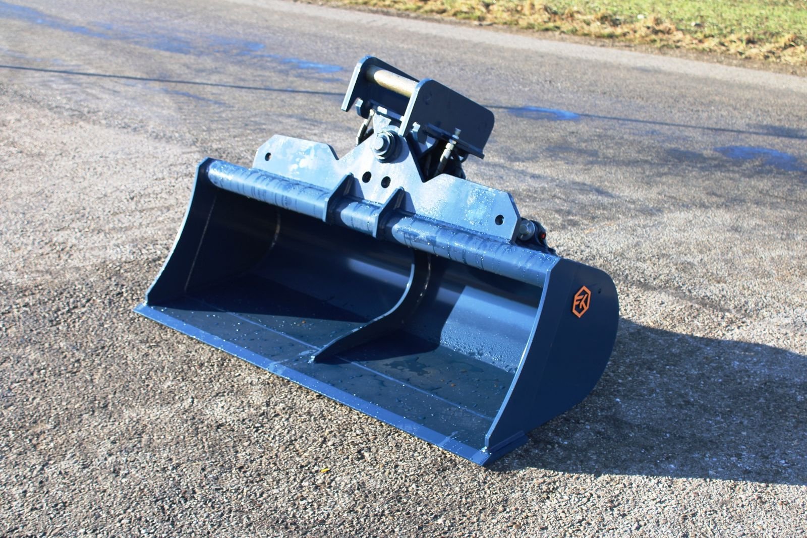 Greifer des Typs FK Machinery Böschungslöffel hydraulisch 7,5 - 10t, Neumaschine in Neukirchen am Walde  (Bild 2)