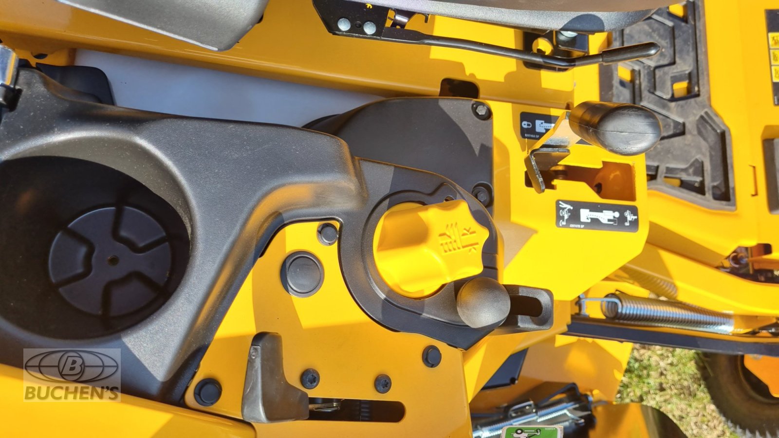 Großflächenmäher del tipo Cub Cadet XZ8 S137i ULTIMA, Neumaschine In Olpe (Immagine 7)