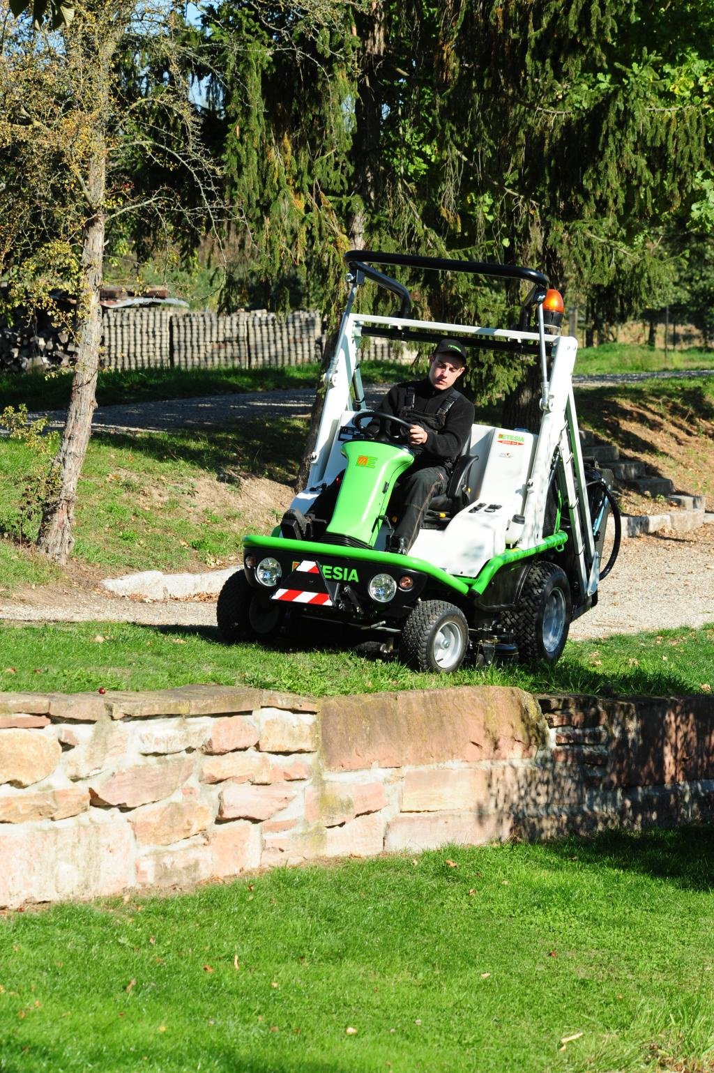 Großflächenmäher tip Etesia H124 DX Allrad Hochentleerung, Neumaschine in Olpe (Poză 11)