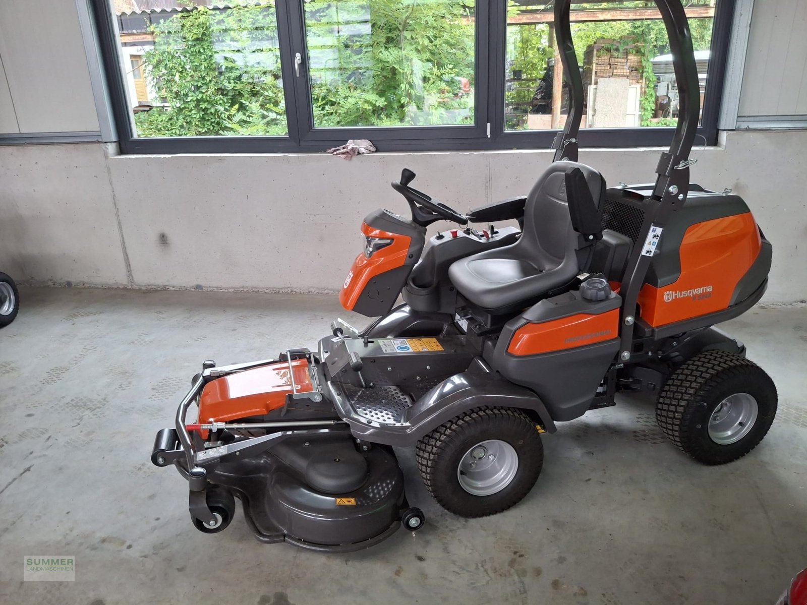 Großflächenmäher des Typs Husqvarna P524, Neumaschine in Pforzheim (Bild 2)