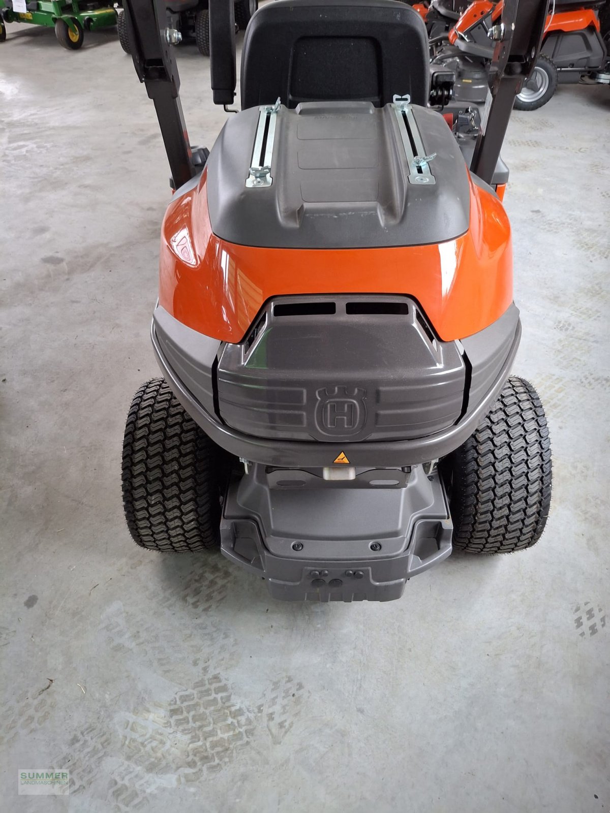 Großflächenmäher des Typs Husqvarna P524, Neumaschine in Pforzheim (Bild 3)