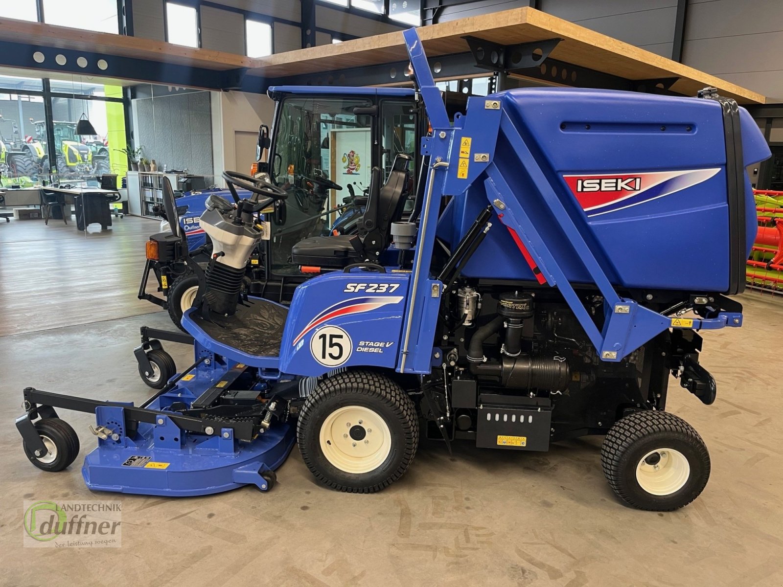 Großflächenmäher des Typs Iseki SF 237, Neumaschine in Hohentengen (Bild 2)
