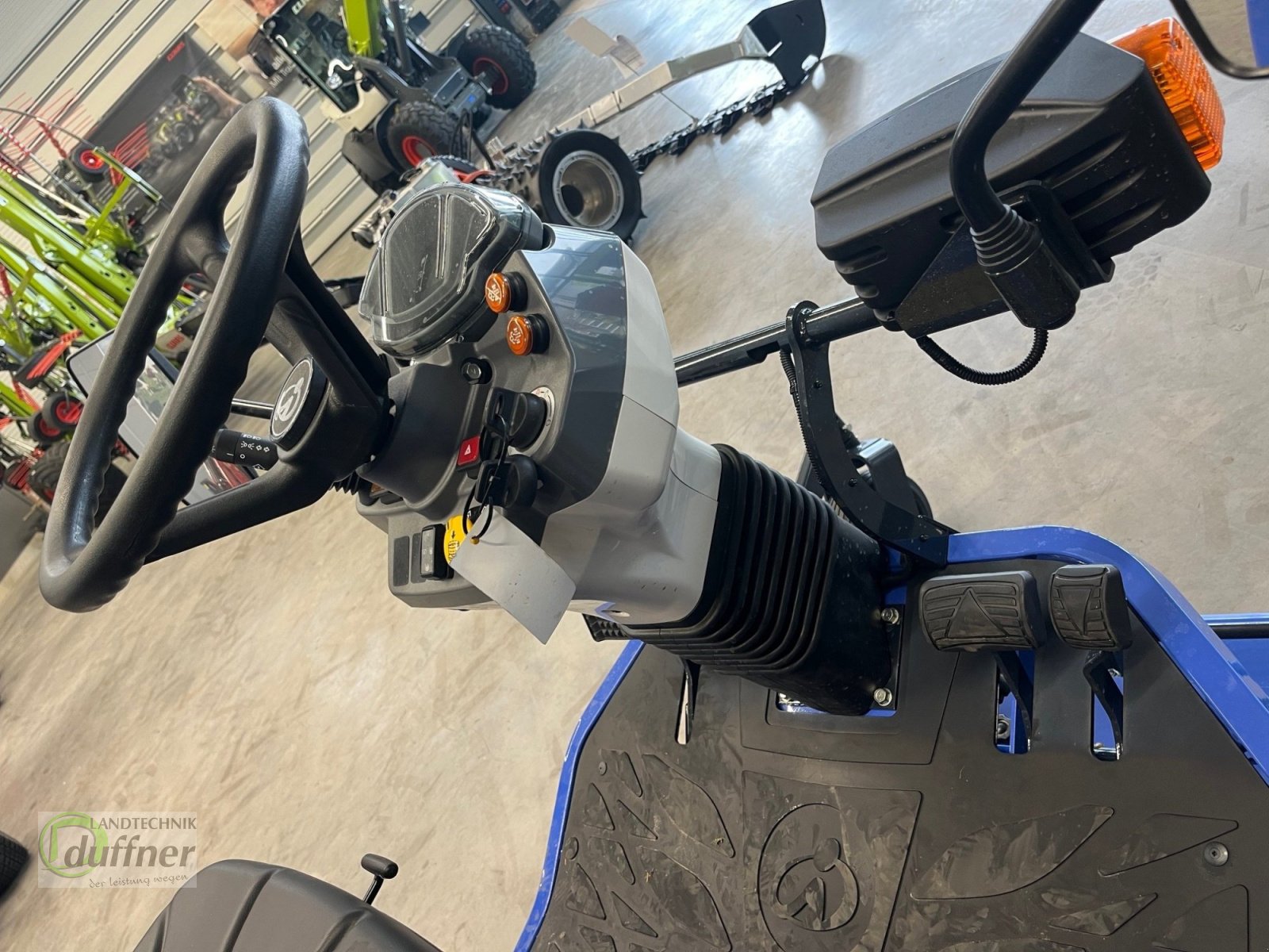 Großflächenmäher des Typs Iseki SF 237, Neumaschine in Hohentengen (Bild 7)