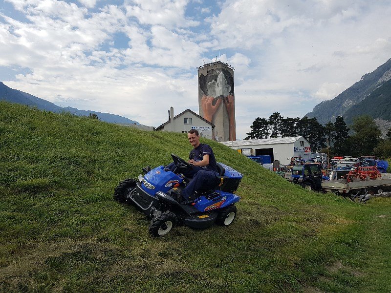 Großflächenmäher tip Iseki SRA950F Rasentraktor, Ausstellungsmaschine in Chur (Poză 9)