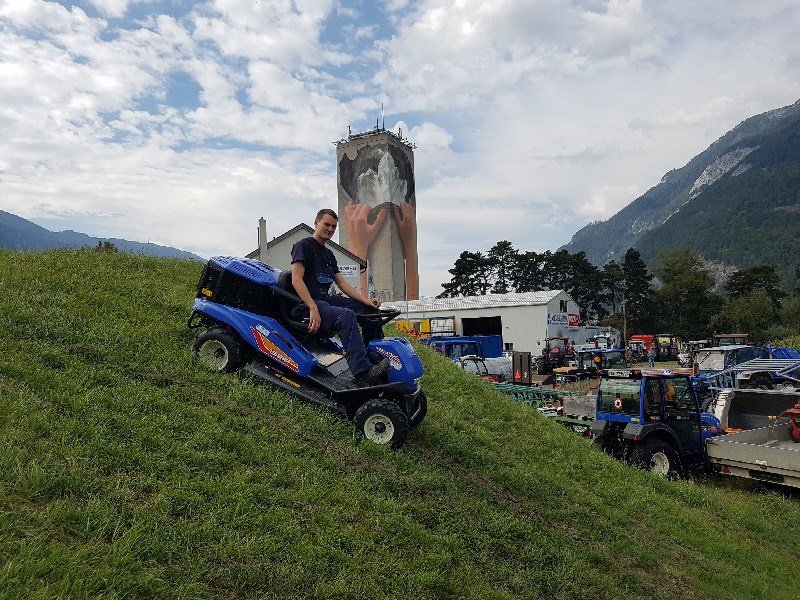 Großflächenmäher tip Iseki SRA950F Rasentraktor, Ausstellungsmaschine in Chur (Poză 10)
