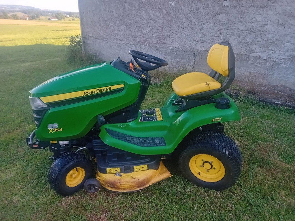 Großflächenmäher tip John Deere X 354, Gebrauchtmaschine in Oetwil am See (Poză 2)