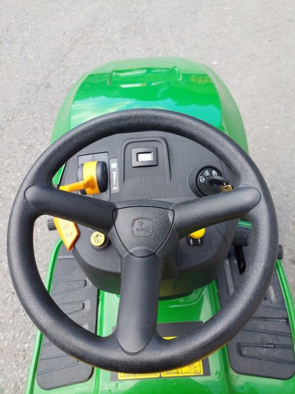 Großflächenmäher des Typs John Deere X147R, Neumaschine in Eichberg (Bild 8)