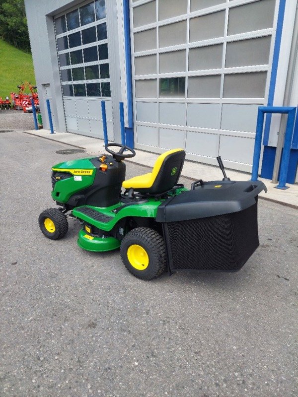 Großflächenmäher des Typs John Deere X147R, Neumaschine in Eichberg (Bild 3)