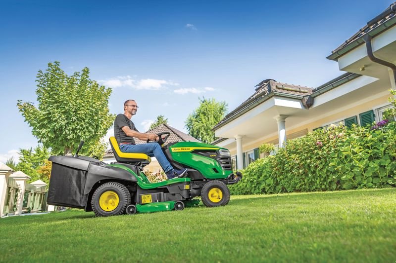 Großflächenmäher a típus John Deere X167R, Neumaschine ekkor: Regensdorf (Kép 2)
