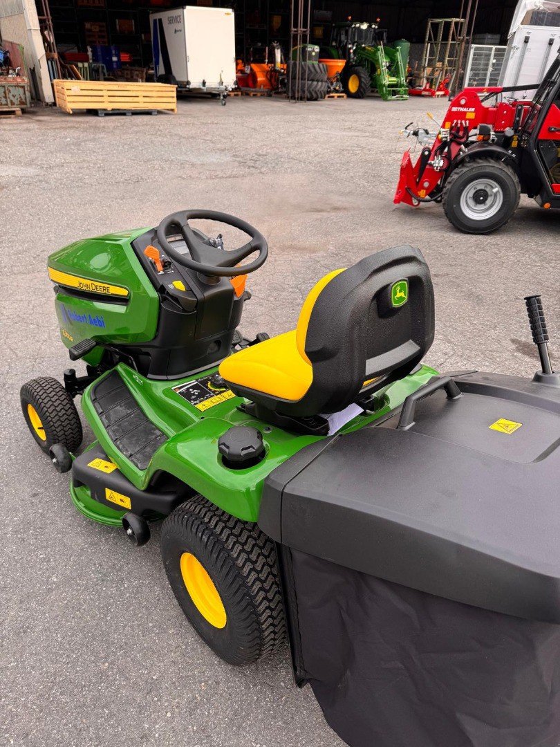 Großflächenmäher tip John Deere X350R, Neumaschine in Landquart (Poză 2)