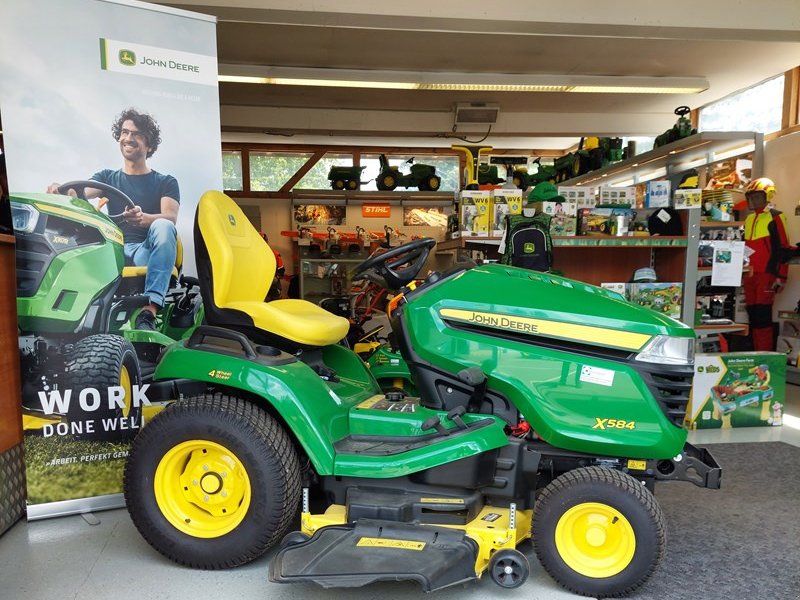 Großflächenmäher типа John Deere X584, Ausstellungsmaschine в Eichberg (Фотография 1)