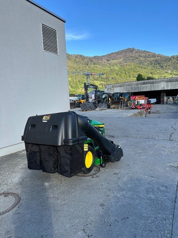 Großflächenmäher Türe ait John Deere X590, Ausstellungsmaschine içinde Regensdorf (resim 4)