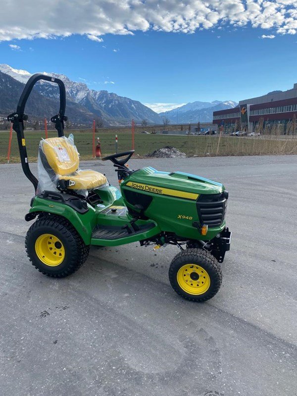 Großflächenmäher des Typs John Deere X948, Neumaschine in Landquart (Bild 4)