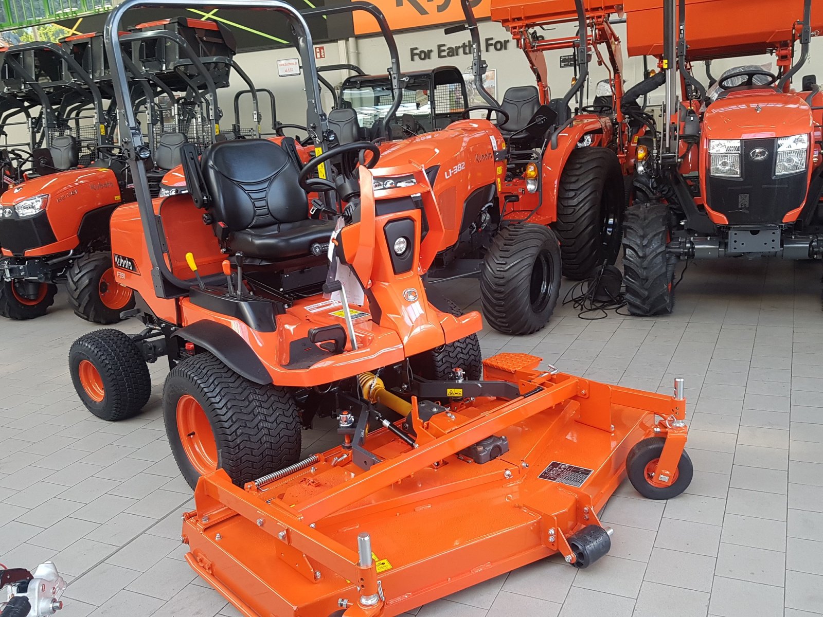 Großflächenmäher des Typs Kubota F391-4WD, Neumaschine in Olpe (Bild 3)